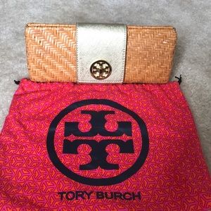 Tory Burch Rattan Clutch in gold metallic